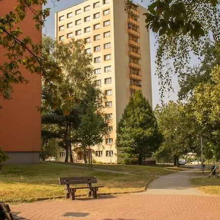 Utulny Byt Na Ulici Vrsovcu Apartment