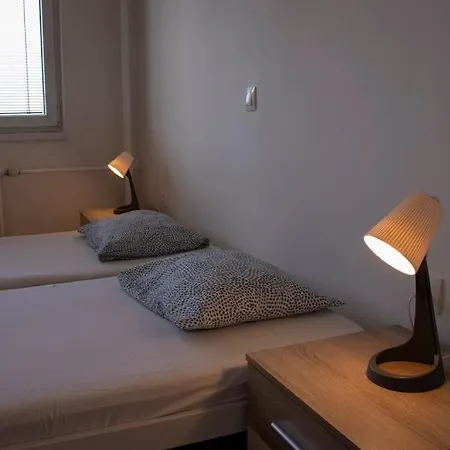 Apartment Utulny Byt Na Ulici Vrsovcu *